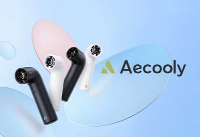Four L-shaped handheld fans, two black and two white, diagonally arranged on a blue background with abstract shapes and the Aecooly logo.