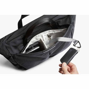 Bellroy 16" Tokyo Messenger Bag - Raven
